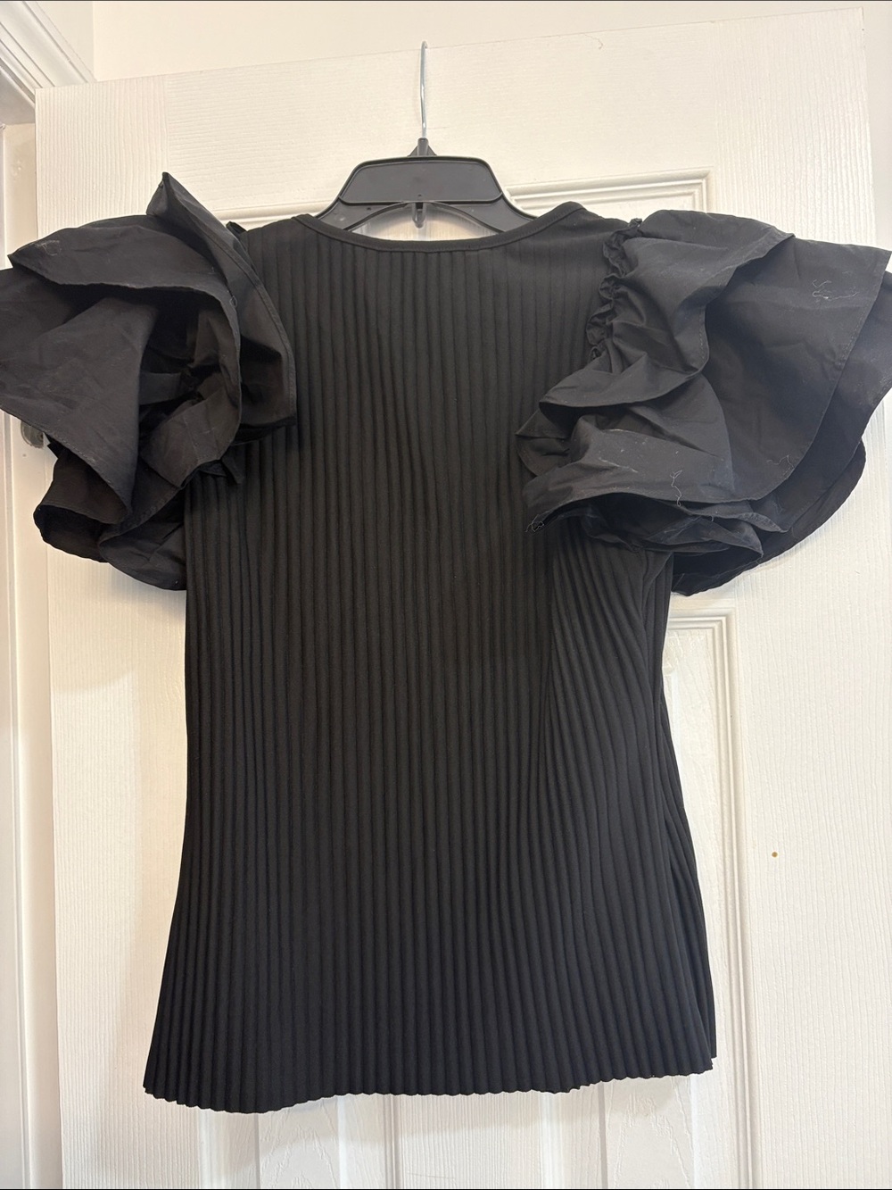 Stylish Black Ruffle-Sleeve Ribbed Top - Picture 10 of 11